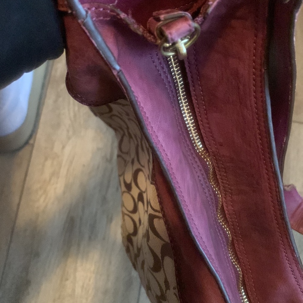 Coach Bleecker Sophie bag. khaki jacquard berry leather trim brass hardware. 903 - Picture 10 of 10